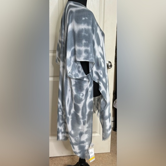 Bon Voyage one size fits all gray/white tye die swimsuit cover-up - Picture 2 of 6